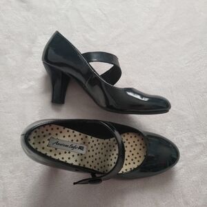black American eagle Mary Jane pumps